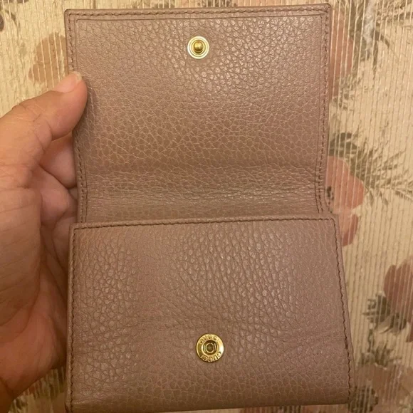 Gucci Taupe Pebbled Leather Tri-Fold Wallet with Gold GG - Picture 10 of 11
